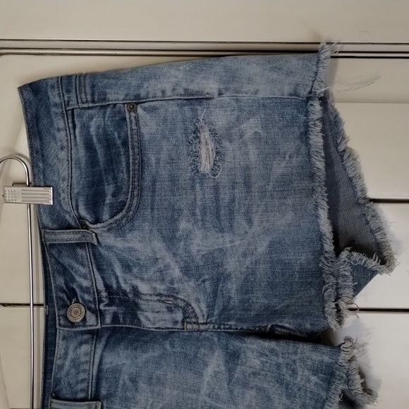 AEO American Eagle women's size 12 distressed raw hem jean shorts light wash - Picture 3 of 11